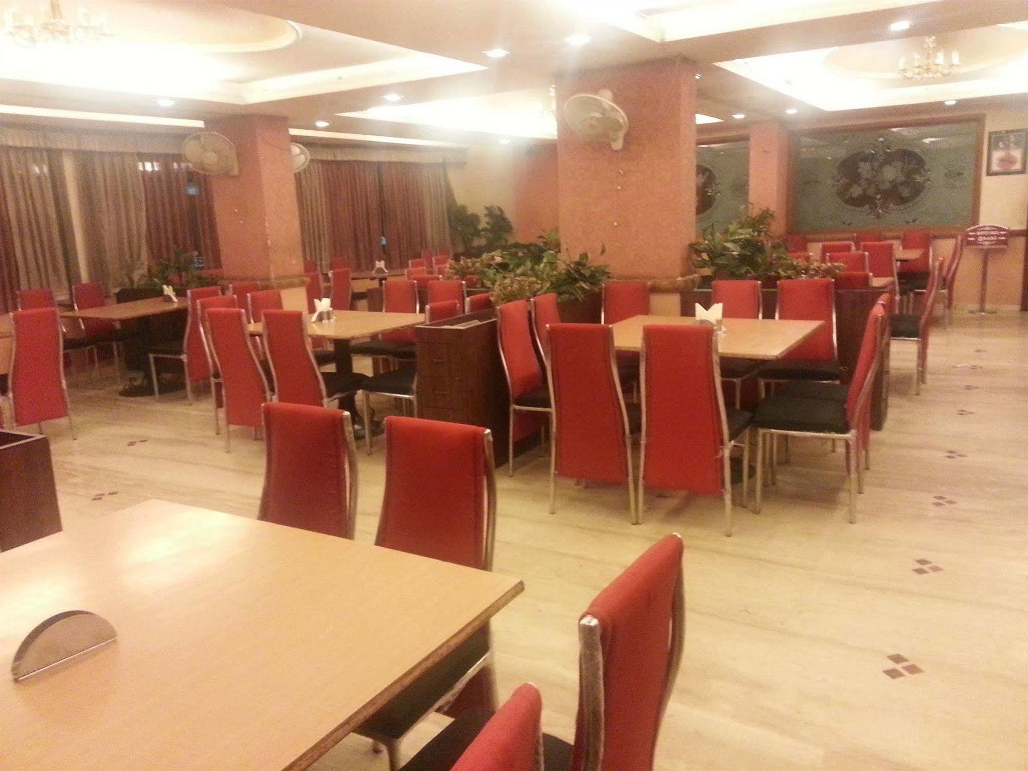היידראבד Hotel Tara International מראה חיצוני תמונה